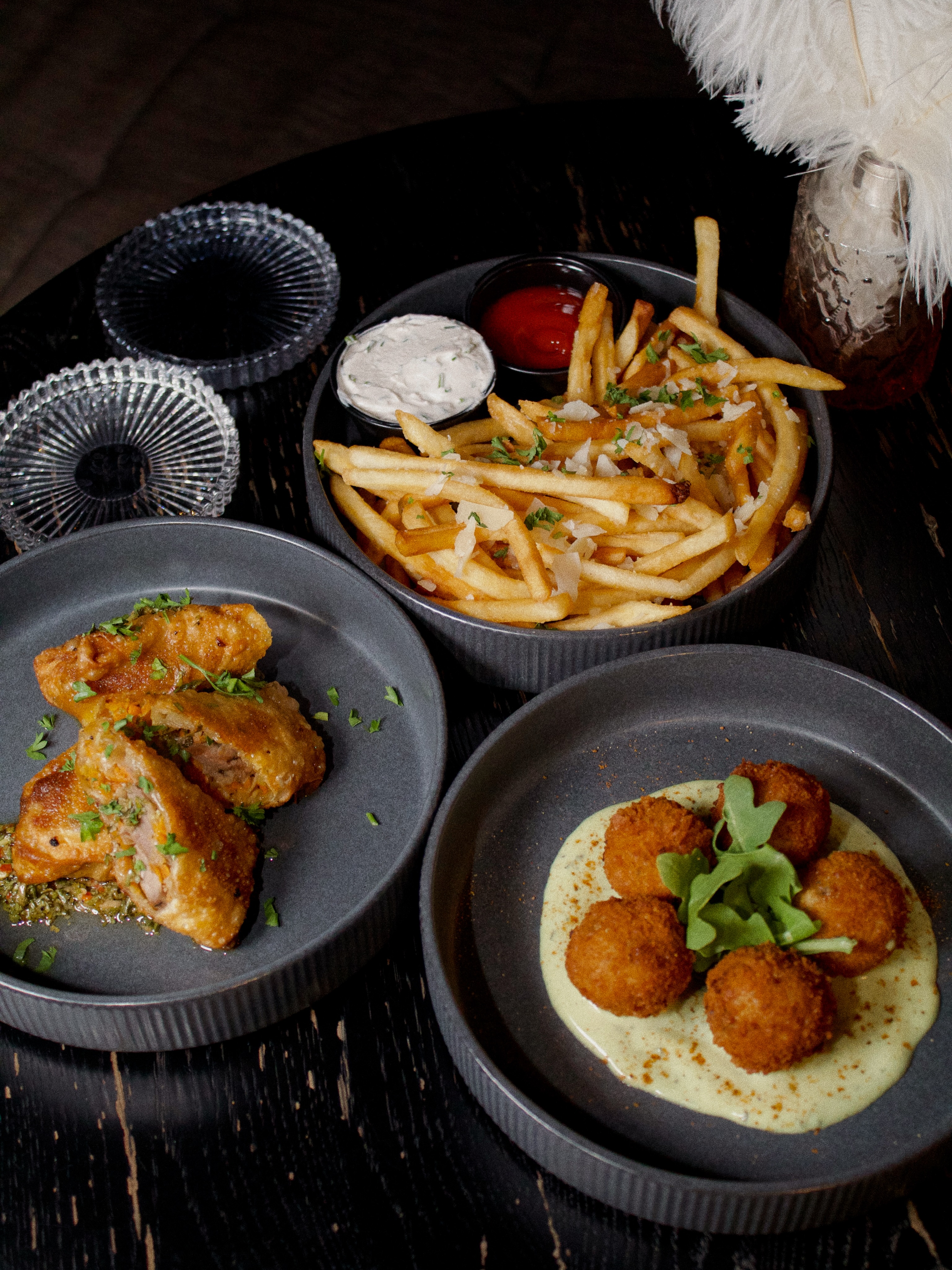 An evening at Room 56 calls for something worth savoring. Discover our newest hot selections, from crisp Garlic Parmesan Fries and golden Mushroom Arancini to tender Steak Chimichurri Bites. Reserve your evening, step inside, and experience what’s new at Room 56. 🥂
